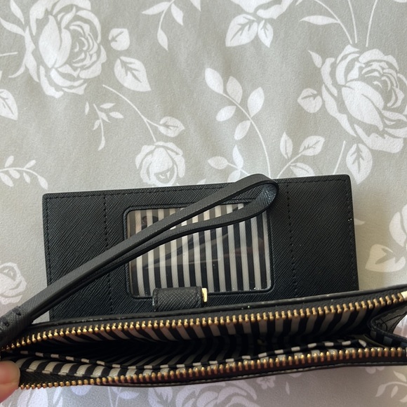 Kate Spade Wristlet - Picture 3 of 3